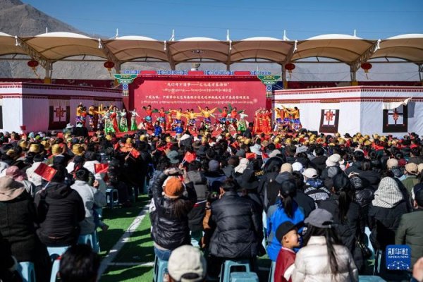天创网 拉萨：迎藏历新年 文艺表演送下乡
